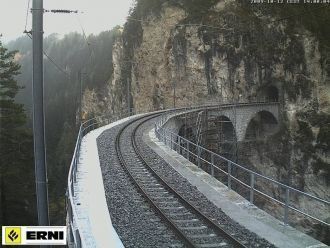 Кроме того, на мосту была проведена полн