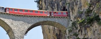 В тот году виадуку исполнилось 106 лет. 