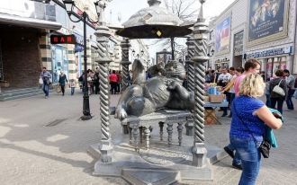 Памятник коту казанскому на улице Бауман