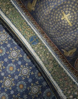 Потолочные мозаики в мавзолее Галлы Плач