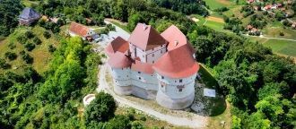 Вид на Замок Велики Табор с высоты птичь