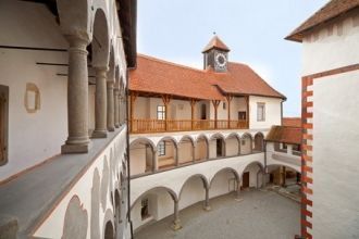 Внутренний двор замка.