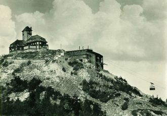 С 1907 по 1963 годы на горе располагалас