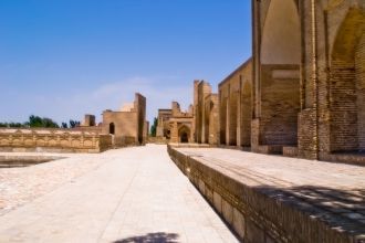 В ансамбле Чор-Бакр возникает органическ