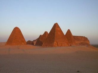 Крупнейшие храмы все еще считаются местн