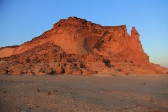 Высота горы, измеренной от подошвы Велик