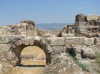 Лаодикея была также одним из центров нау