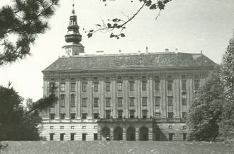 Епископская резиденция в Кромержиже. 194