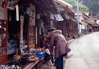 Улицы в Омори с сохранившейся до наших д
