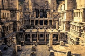 Древний колодец Рани-ки-вав.