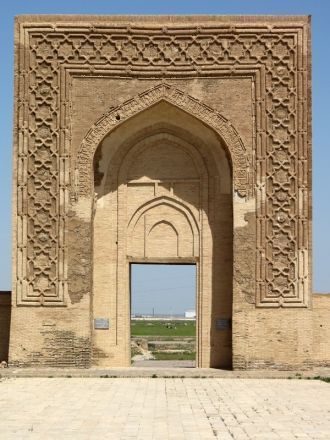 Ворота Краван Сарая Малик Рабат.