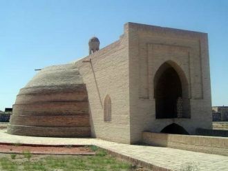 Сардоба была сооружена XI веке для снабж