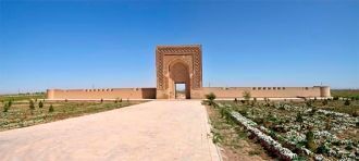 Караван-Сарай Рабат-Малик.