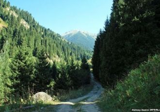 Протяженность природного парка с запада 