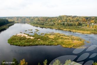 Даугава, которая находится от поселка на