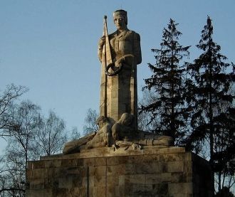 Он посвящен воинам, павшим в годы Первой