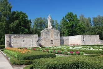 Здесь покоятся около 2 тыс. латышских во