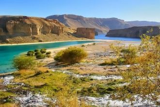 Богатая флора и фауна парка представляет