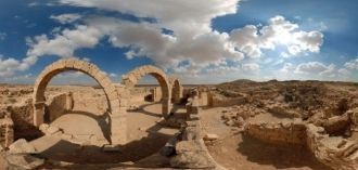 Особняком в списке достопримечательносте