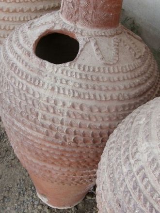 Большую часть находок составили расписан