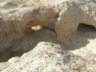 Более крупный зиккурат расположен на трё