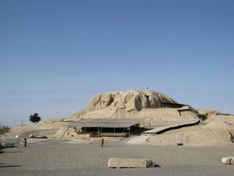 Учёные из Лувра также откопали кладбище 