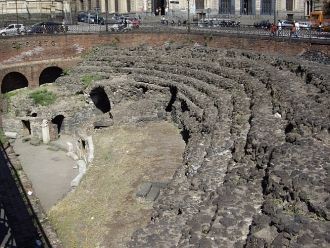 Амфитеатр был построен во 2 веке нашей э