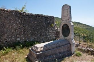 В начале 5-го века Дукля был уничтожен Г