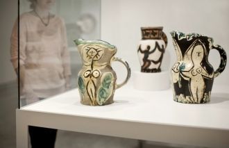 Коллекция керамики в Музее Пикассо.