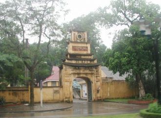 Сейчас гостей встречают почти полностью 