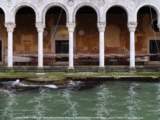 Те продали дворец строителю-предпринимат