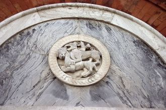 Пезаро были предпринимателями и купцами,