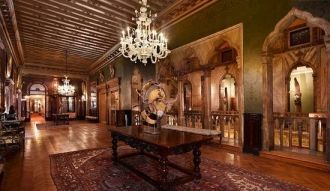 Первый этаж дворца.