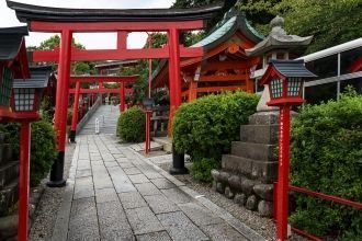 Затем замок Инуяма национализировало пра