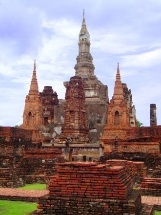 Сам дворец давно был разрушен, но храм В