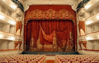 6 марта 1918 года театр открыл новый сез