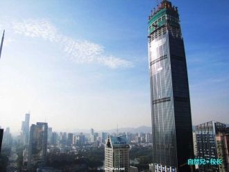 Небоскреб Kingkey 100 располагает подзем