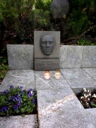 Художник Jonas Svazas родился в 1925 год