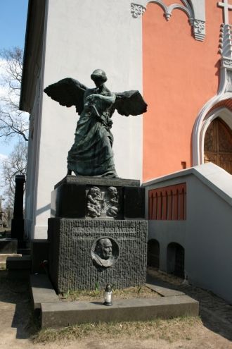 Памятник на могиле известного виленского