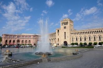До 1991г. центральная площадь Еревана но