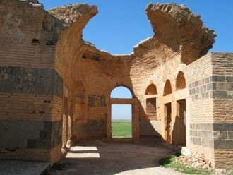 Этот византийский дворец в сирийской пус
