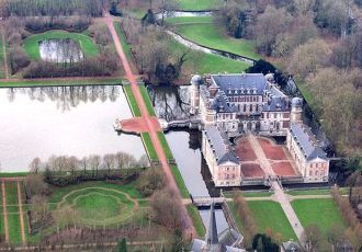 Экскурсия по замку Белёй предусматривает