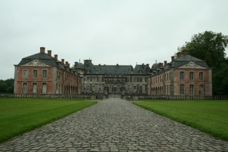 Классические интерьеры замка являются яр