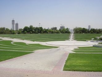 Также имеются на территории пляжей и неб