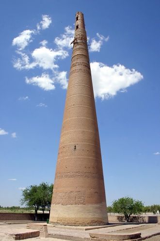 Минарет Кутлуг-Тимура - один из самых вы