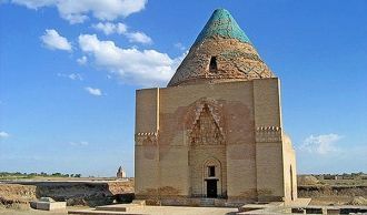 Массивный и величественный  (размер здан