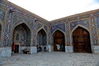 Внутренний двор Медресе Тилля-Кари одноэ