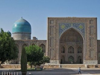 Медресе Тилля-Кори, в отличие от двух др