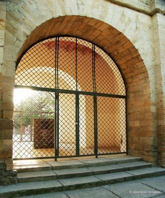 Первая реконструкция Русских ворот прове