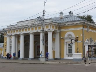 В середине 1847 года здание почти полнос